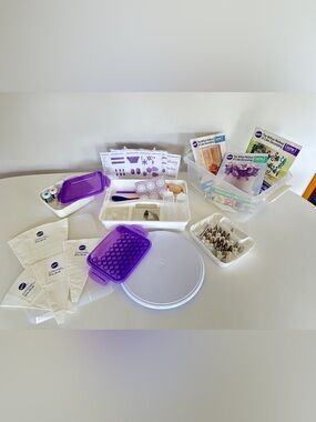 Wilson Baking Bundle Cake Decorating Piping Bags Tips Books Case Lazy Susan Lot